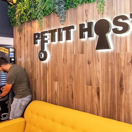 Petit Hostel La Latina (Adults Only) Madrid Exteriör bild