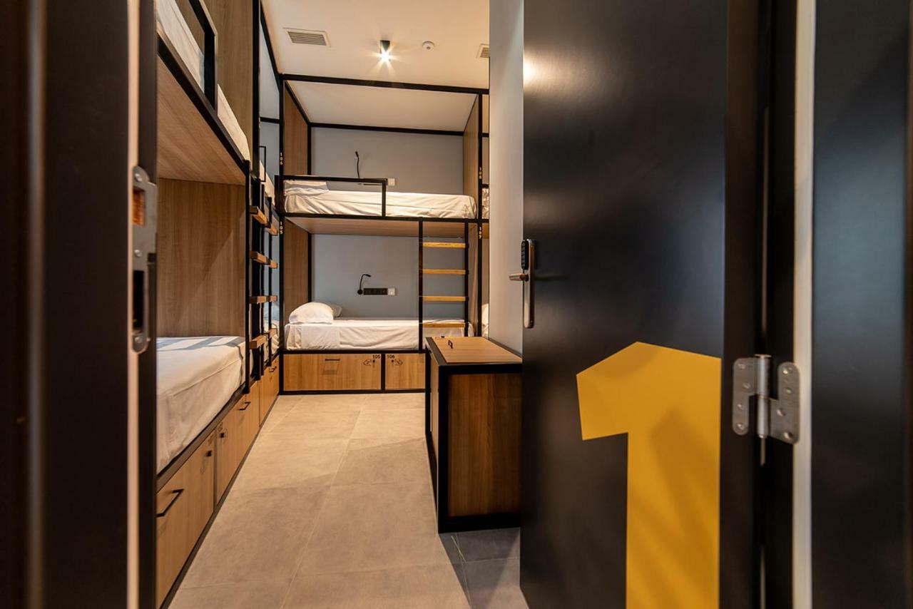 Petit Hostel La Latina (Adults Only) Madrid Exteriör bild