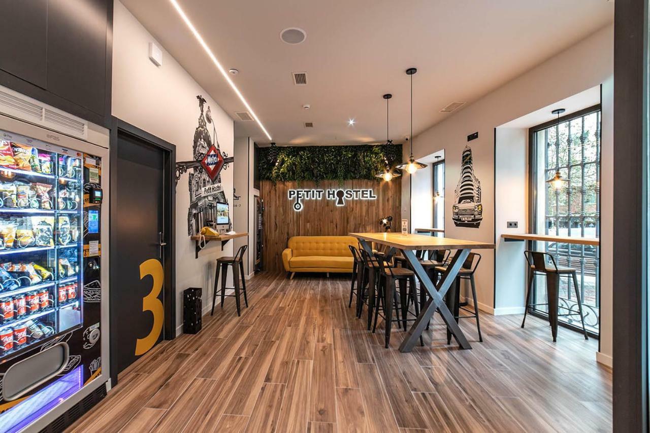 Petit Hostel La Latina (Adults Only) Madrid Exteriör bild