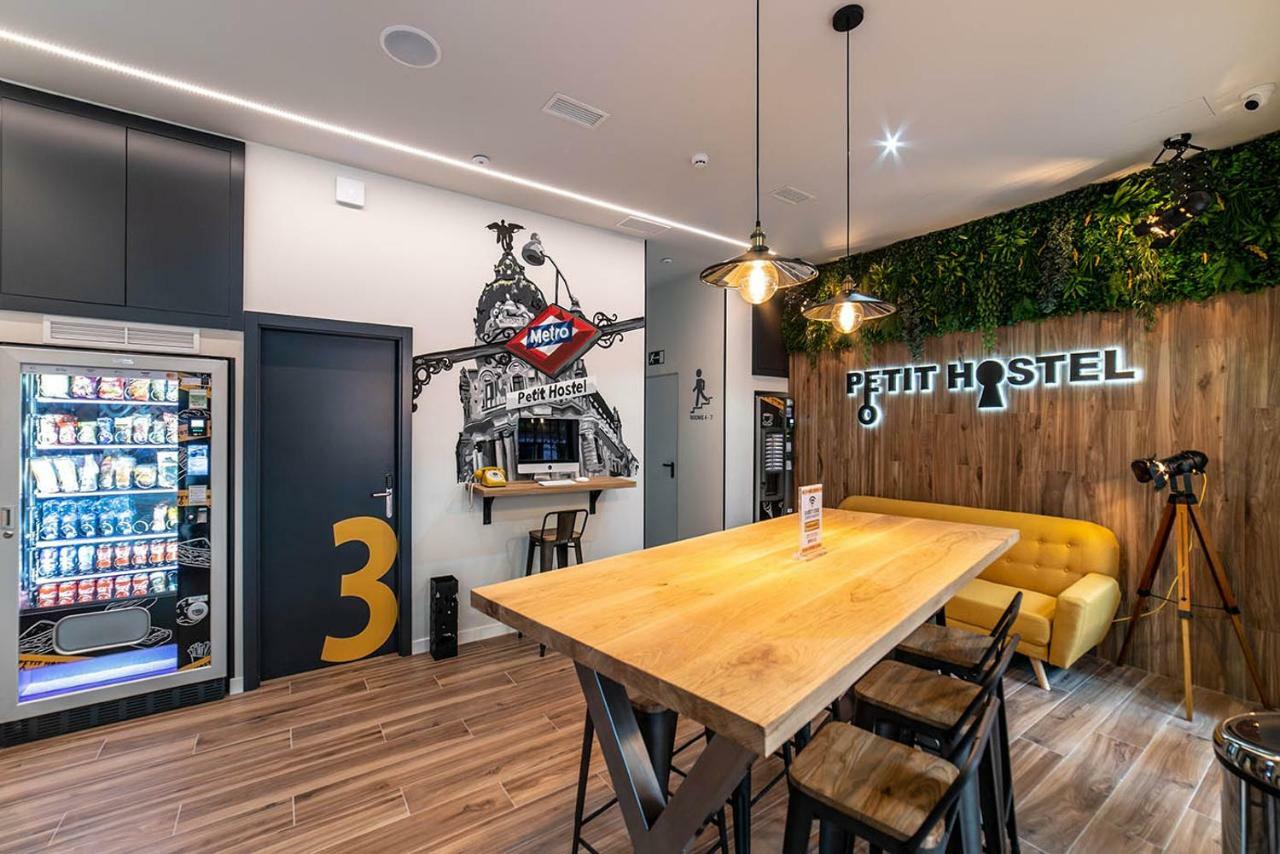 Petit Hostel La Latina (Adults Only) Madrid Exteriör bild