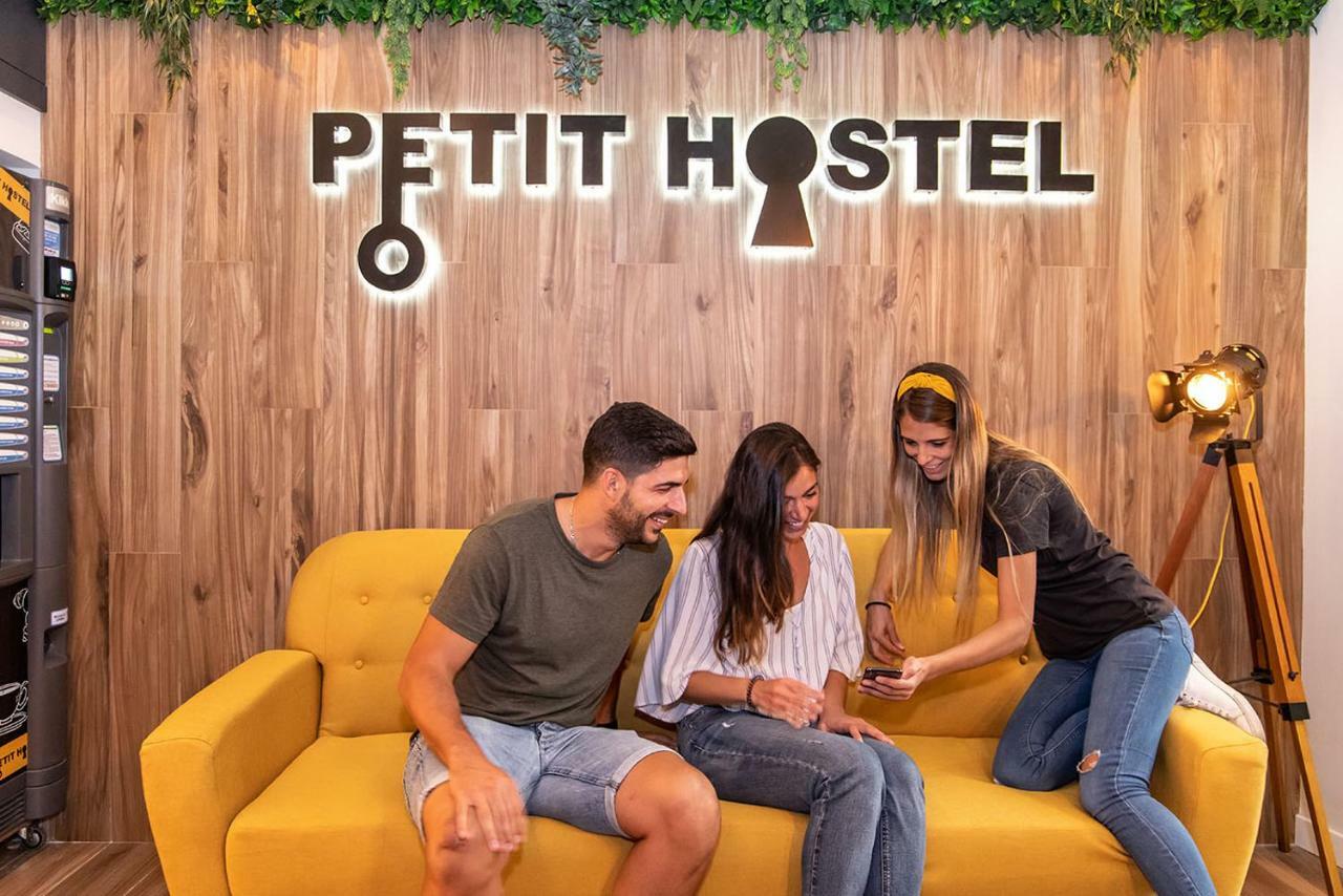Petit Hostel La Latina (Adults Only) Madrid Exteriör bild