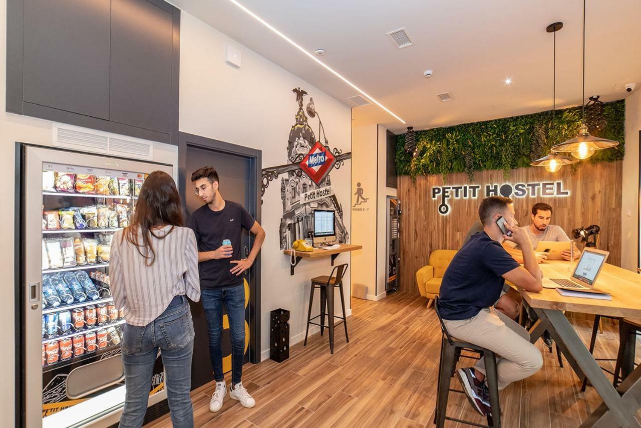 Petit Hostel La Latina (Adults Only) Madrid Exteriör bild