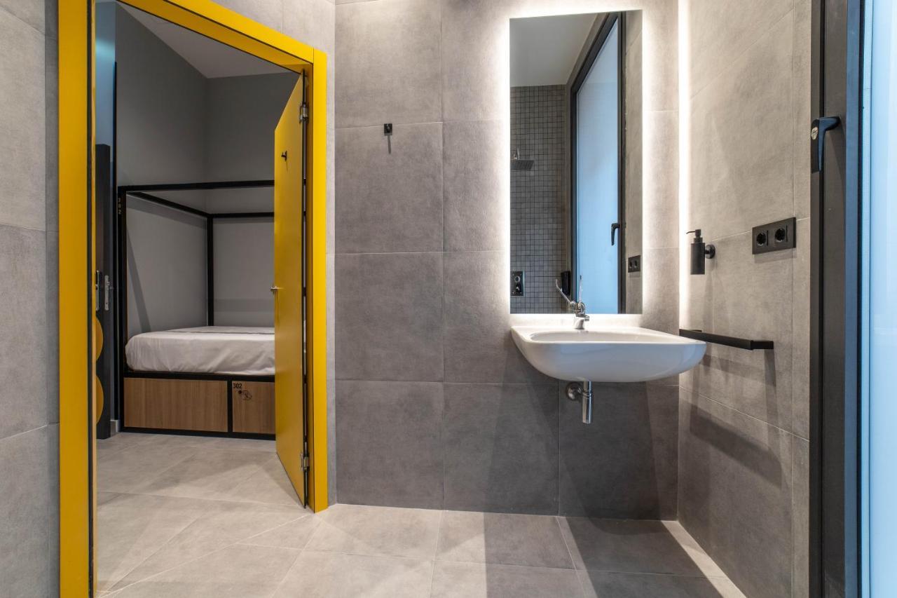 Petit Hostel La Latina (Adults Only) Madrid Exteriör bild